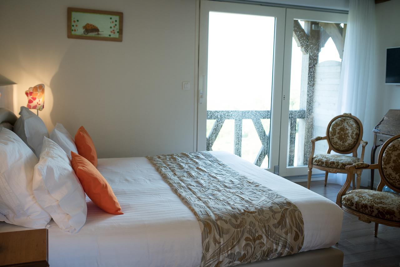 B&B Le Clos Du Phare - En Campagne Saint-Samson-de-la-Roque Bagian luar foto