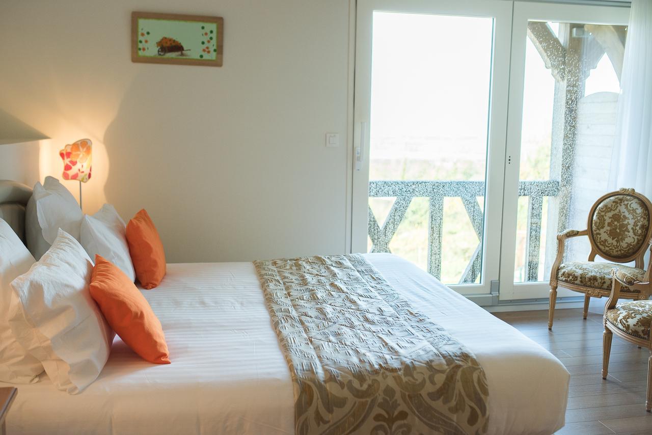 B&B Le Clos Du Phare - En Campagne Saint-Samson-de-la-Roque Bagian luar foto