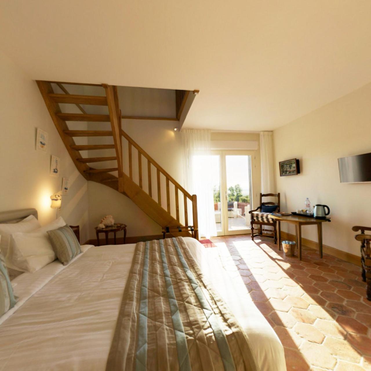 B&B Le Clos Du Phare - En Campagne Saint-Samson-de-la-Roque Bagian luar foto